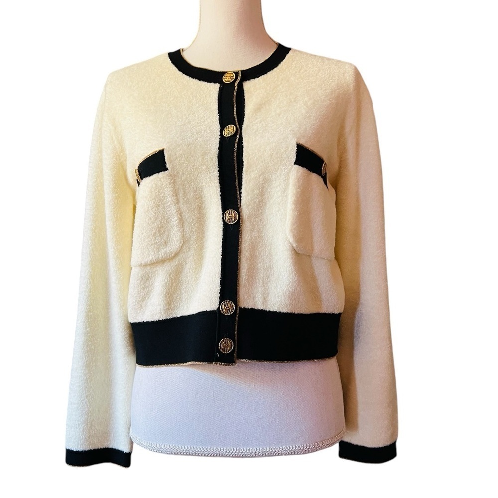 CHANEL WOMEN’S GORGEOUS COTTON KNIT CLASSIC CREAM & BLACK BUTTONED SWEATER